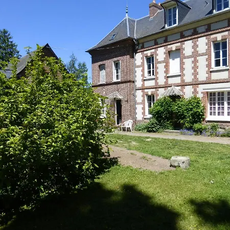 Le Petit Domaine Bed & Breakfast